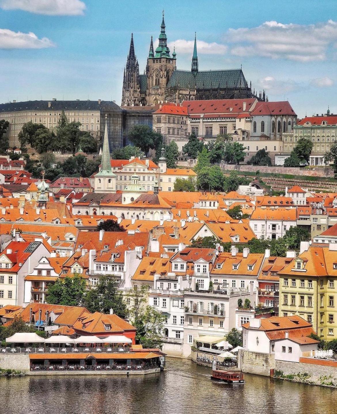 Mezonetovy Apartman V Centru Prague Exterior photo